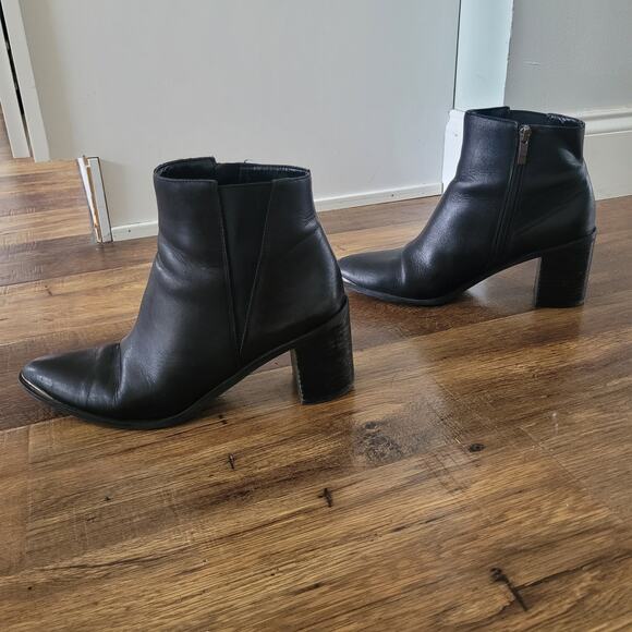 Franco Sarto Bette Women's Black Chelsea Boots Size 9.5M Ankle Booties Chic - Picture 2 of 16